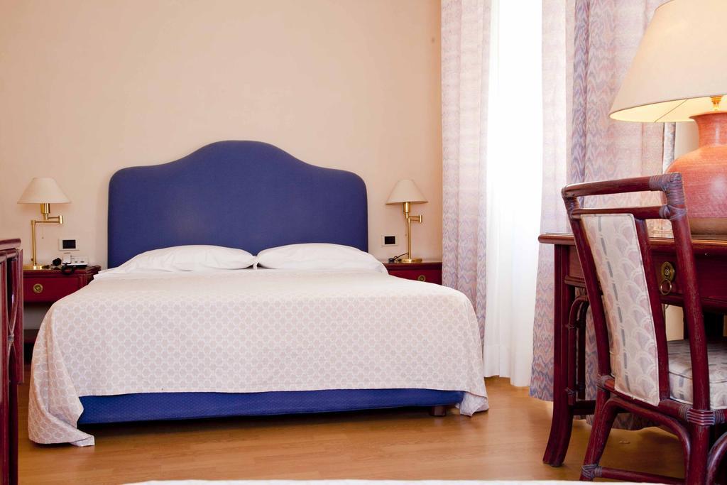 Hotel Jolly Castrovillari Kültér fotó