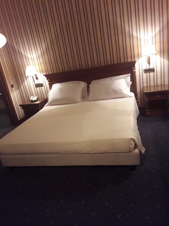 Hotel Jolly Castrovillari Kültér fotó