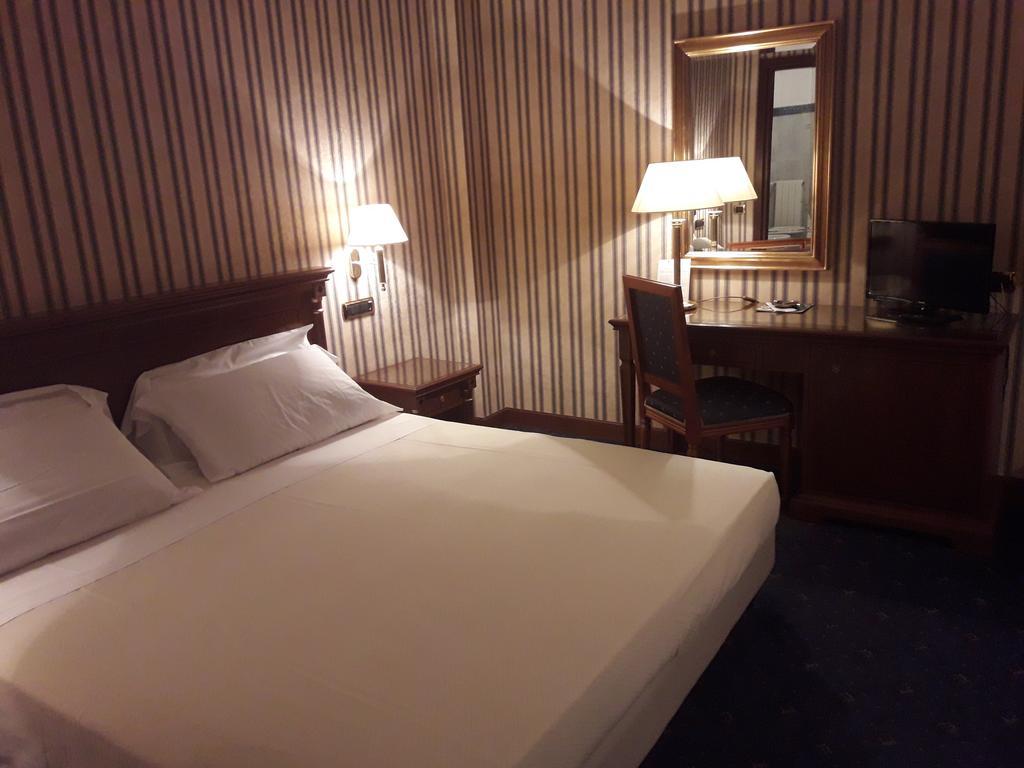 Hotel Jolly Castrovillari Kültér fotó